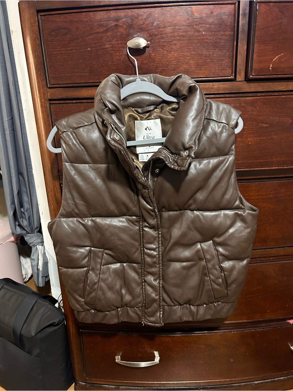 Abercrombie & Fitch Quilted Faux-Leather Puffer Vest - Dark Brown
